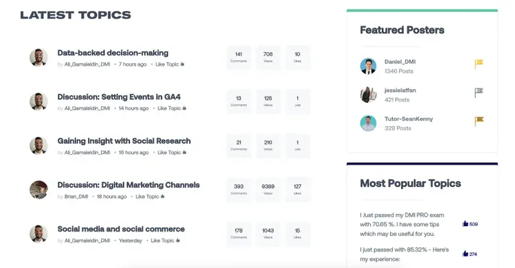 The forum lists latest topics, popular topics, and featured posters on SEO.