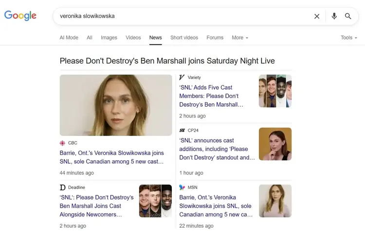 Mehrere Nachrichtenportale greifen ein Trendthema auf und erreichen Spitzenplätze bei Google News.