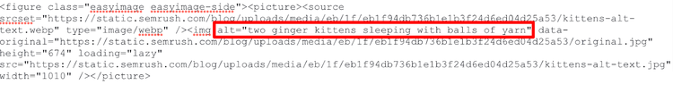 Código HTML mostrando etiqueta de imagen con atributo alt descriptivo