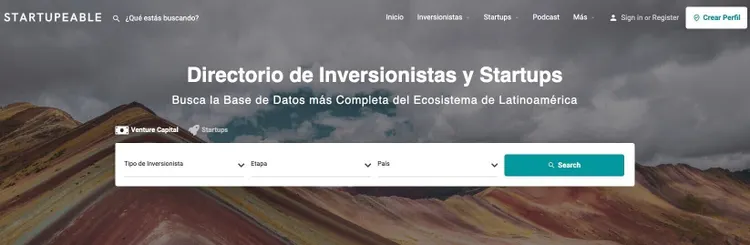 StartupEable directorio inversores startups con campo búsqueda y filtros ubicación país