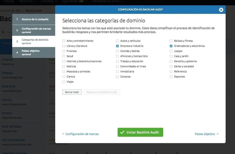 Diálogo configuración Backlink Audit con categorías del sitio