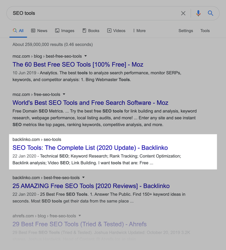 Google SERP SEO tools mostrando herramientas y recursos recomendados