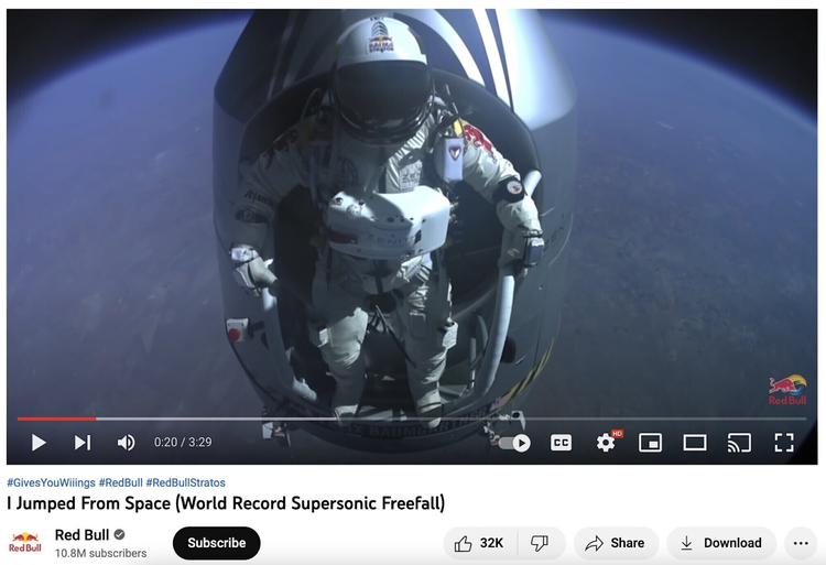 Video Red Bull de salto desde el espacio para marketing de contenido