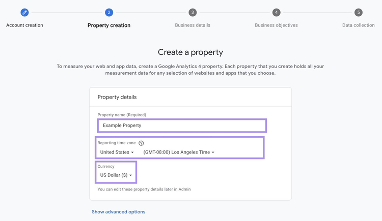 Página de creación de la propiedad en Google Analytics, donde tienes que introducir un nombre, seleccionar una zona horaria y una moneda para los informes.