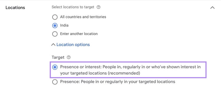 Le paramètre de géociblage par défaut dans Google Ads est "Présence ou intérêt : Les personnes qui se trouvent dans les lieux que vous avez ciblés, qui s'y trouvent régulièrement ou qui ont montré de l'intérêt pour ces lieux."