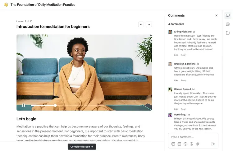Une leçon en ligne sur Circle avec la vidéo à gauche, la transcription en dessous, et des commentaires d'utilisateurs à droite.