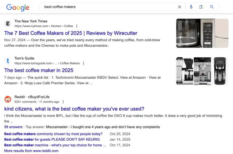La SERP per le migliori caffettiere mostra gli annunci organici che rispondono alla query.