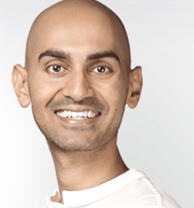 Profissional em destaque contra fundo branco neutro